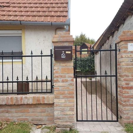 Ferienwohnung Jooremenyseg Vendeghaz Siklós Exterior foto