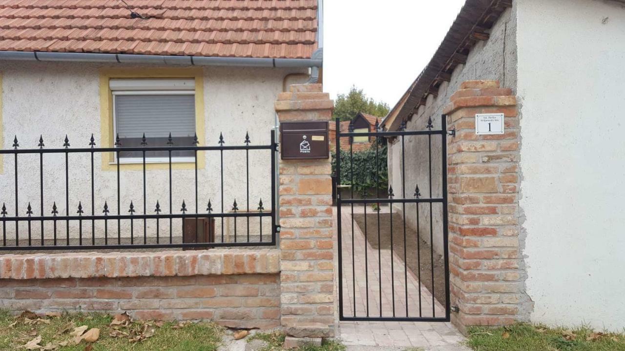 Ferienwohnung Jooremenyseg Vendeghaz Siklós Exterior foto